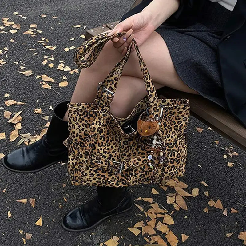 Fashion Versatile Leopard Print Tote Bag Women Large-capacity Canvas Shoulder Bag Work Commuting Relaxing Handbag With Pendant