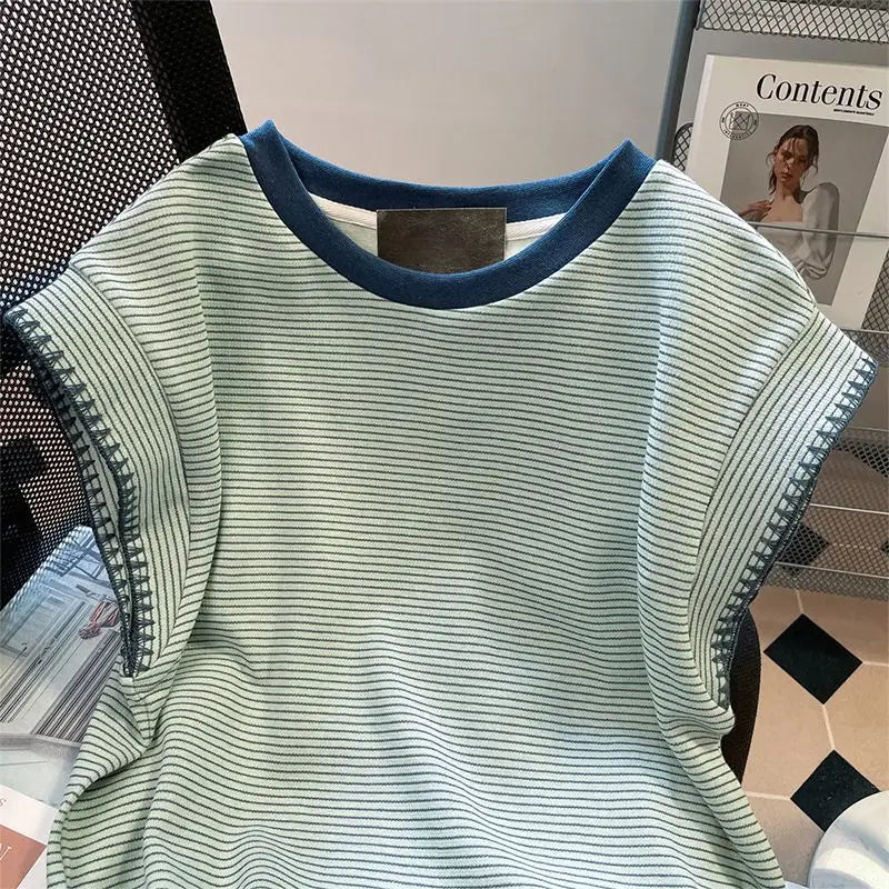 Green striped T-shirt female summer new shoulder design sense fashion niche stitching chic flying sleeves loose clothes.