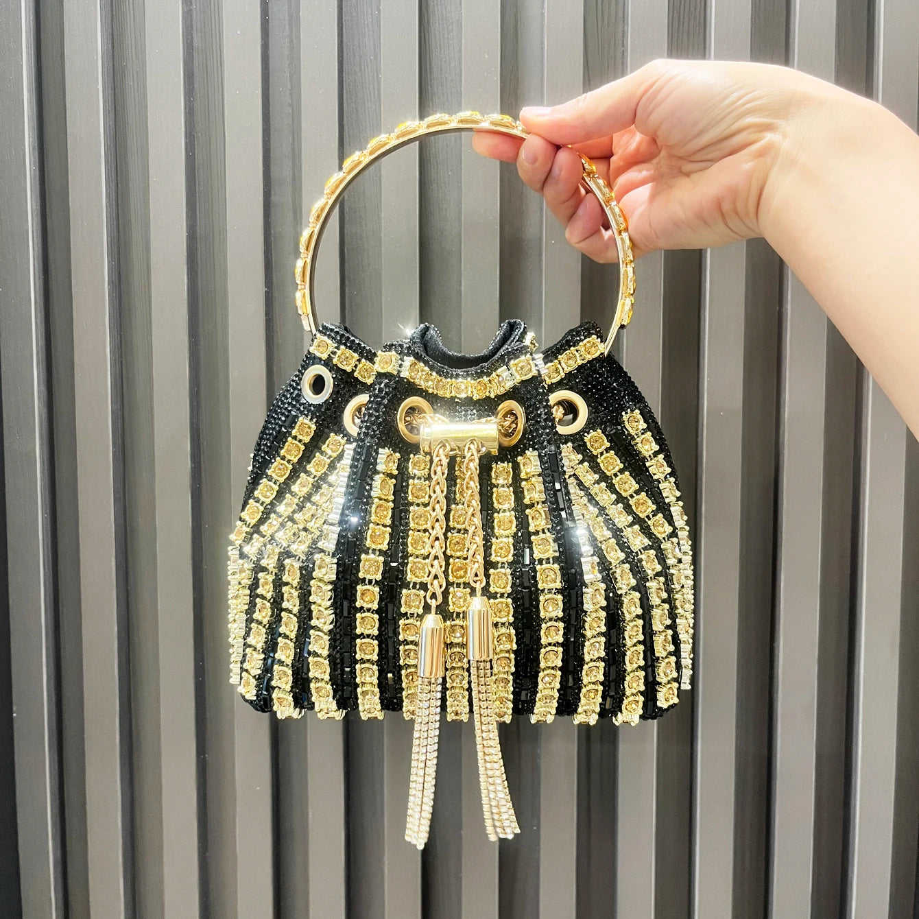 Luxury Designer Evening Bags for Women Bucket Clutch Shoulder Bag with Crystal Rhinestone for Banquets