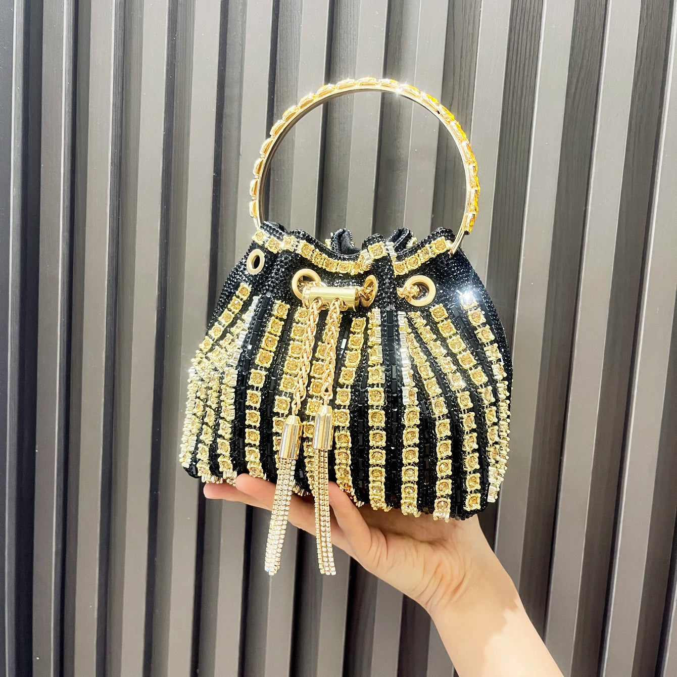 Luxury Designer Evening Bags for Women Bucket Clutch Shoulder Bag with Crystal Rhinestone for Banquets