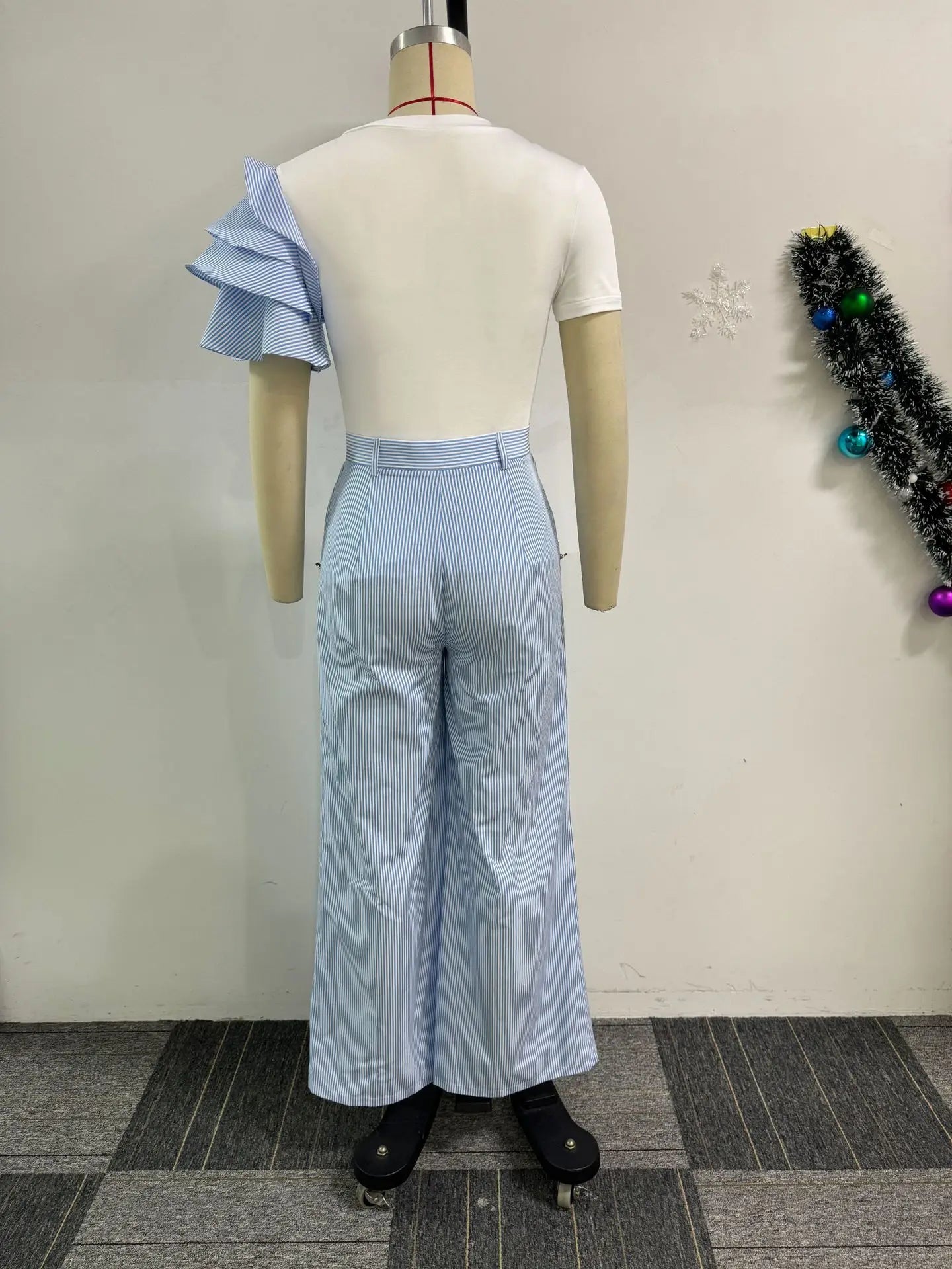 CM.YAYA Street Women's Set Short Sleeve T-shirt and Striped Floral Splicing Romper Wide Leg Pants Elegant Two 2-Piece Set Outfit