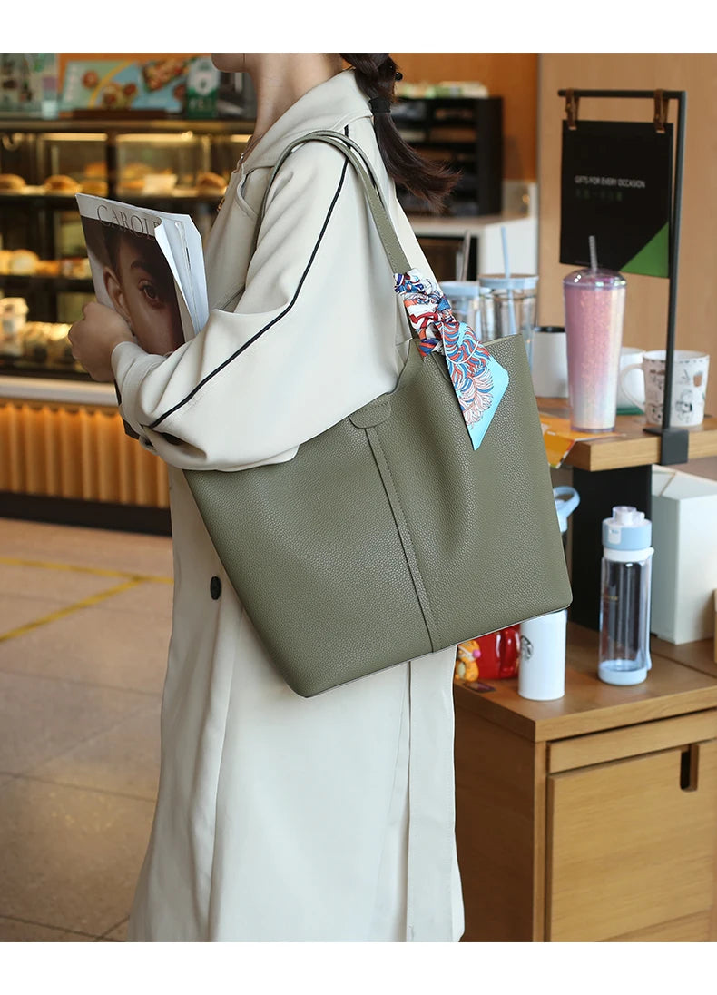 Genuine Leather Designer Luxury Bag Large Capacity Fashionable Casual Shoulder Bag Commuting work handbag for women office