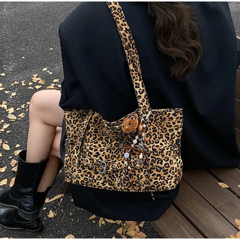 Fashion Versatile Leopard Print Tote Bag Women Large-capacity Canvas Shoulder Bag Work Commuting Relaxing Handbag With Pendant