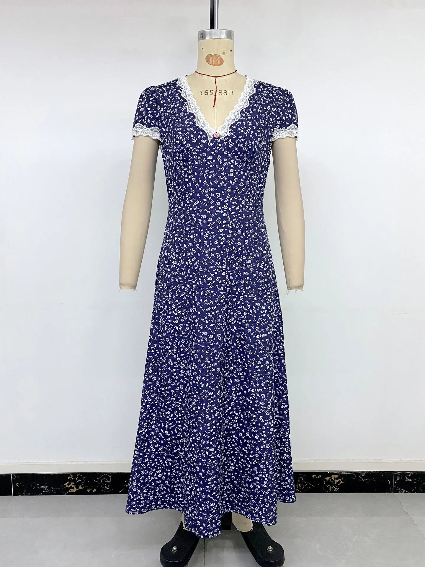 Elegant Patchwork Lace Midi Dress with Casual Print for Women