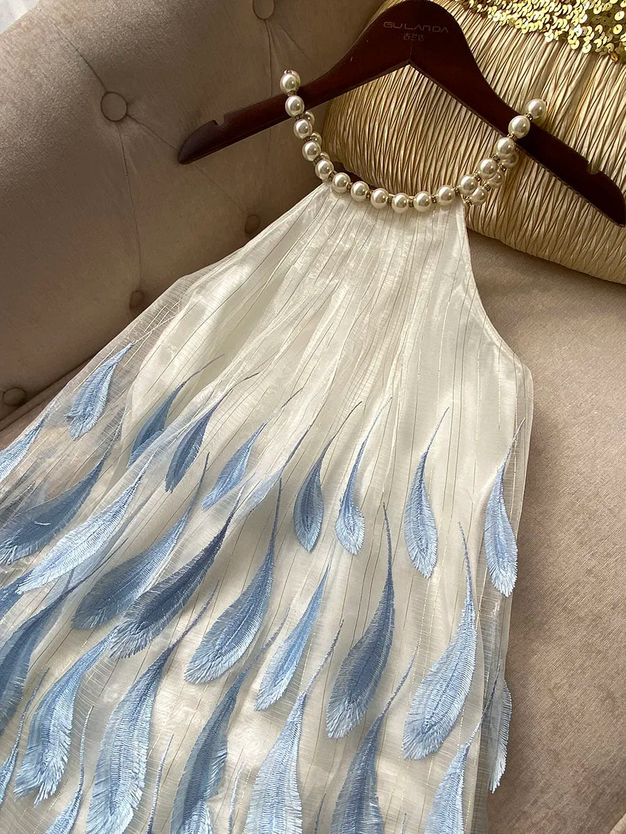 Fashion Sweet Short Elegant Dress 2024 Summer New Heavy Pearl Halter Blue Feather Embroidered Gold Thread Sleeveless Sling Dress