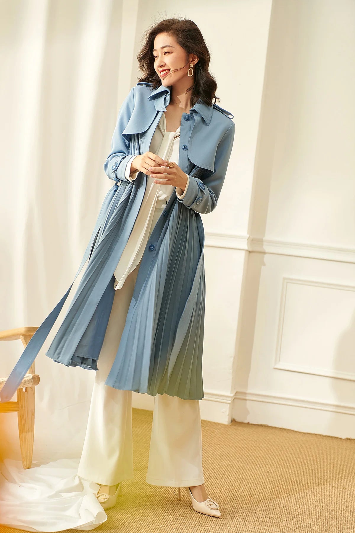 Ladies New 2023 Spring High-End Commuter Blue Trench Coat for Women Fashion Stitching Pleated Hem Loose Elegant Long Trench