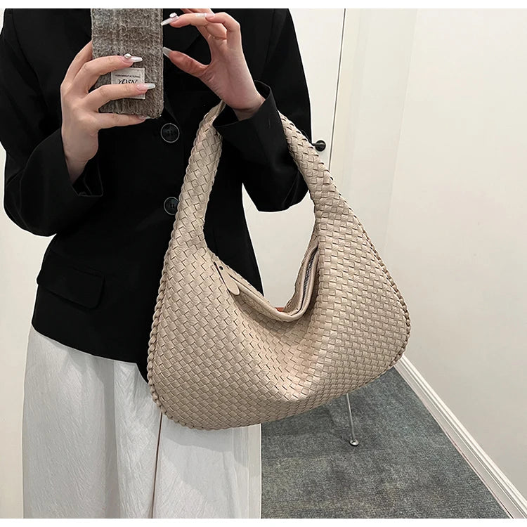 Designer Brand Hand Carry Large Capacity Women's New Fashion Dumpling Bag Casual Shoulder Bags for Women Hot Selling