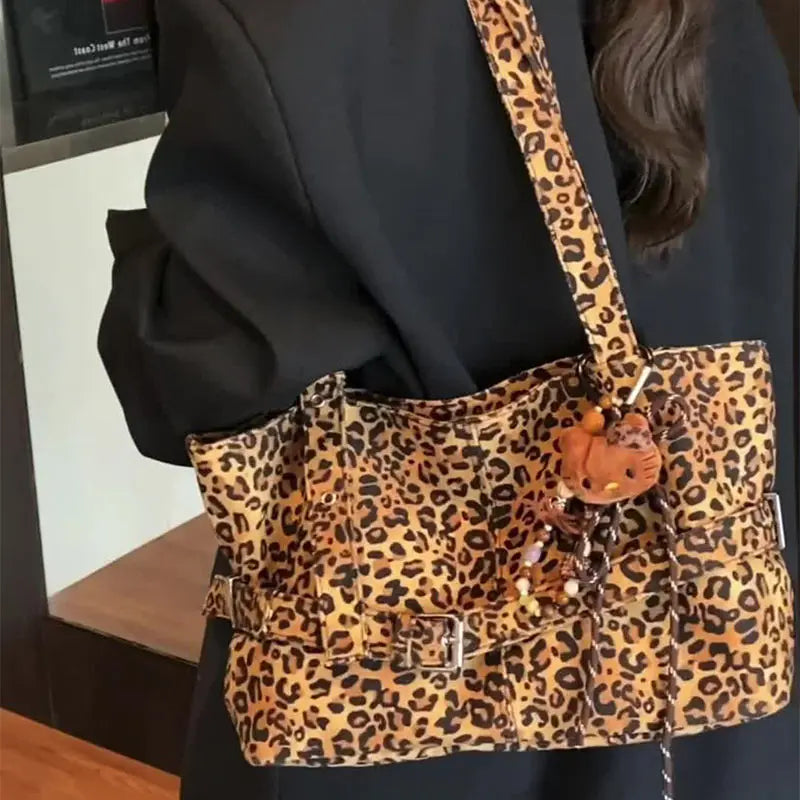Fashion Versatile Leopard Print Tote Bag Women Large-capacity Canvas Shoulder Bag Work Commuting Relaxing Handbag With Pendant