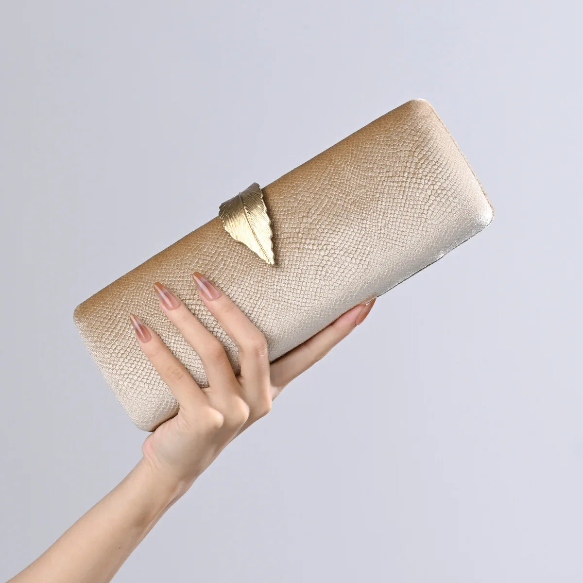 2025 Luxury Velvet Evening Clutch Bag Crystal Leaf Clasp Chain Handheld Purse for Gala Dinners Weddings Cocktail Parties