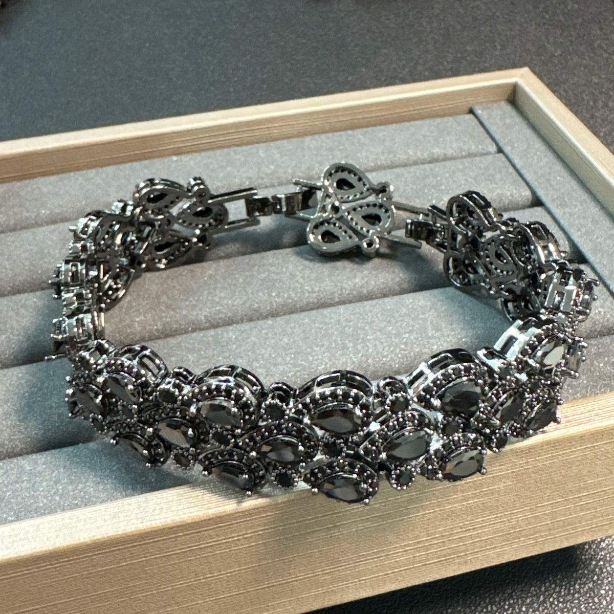 Black Zircon Vintage Jewelry Set With Earrings Rings And Bracelets for Women