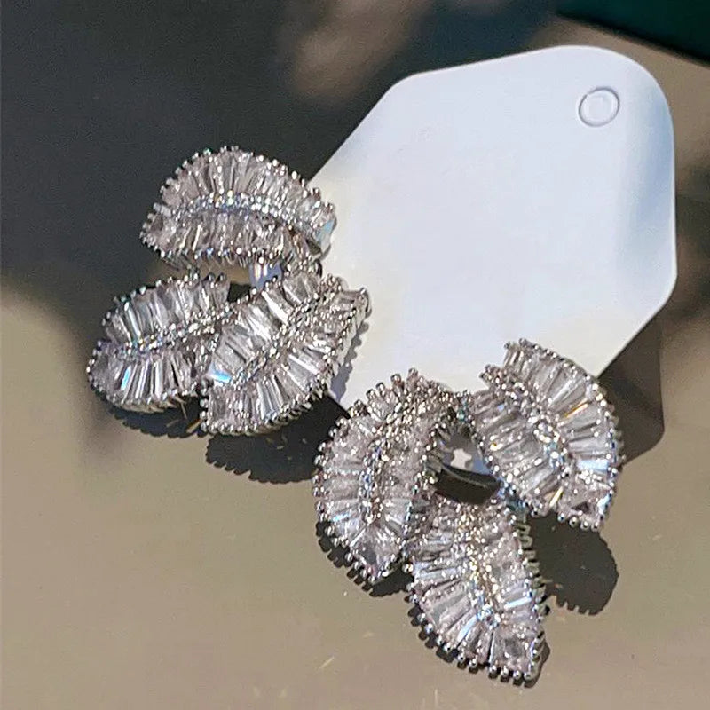 925 Sterling Silver Gorgeous Leaf Pierced Earrings Female Bright Zirconia Jewelry Engagement Party Fashion Chic Accessories