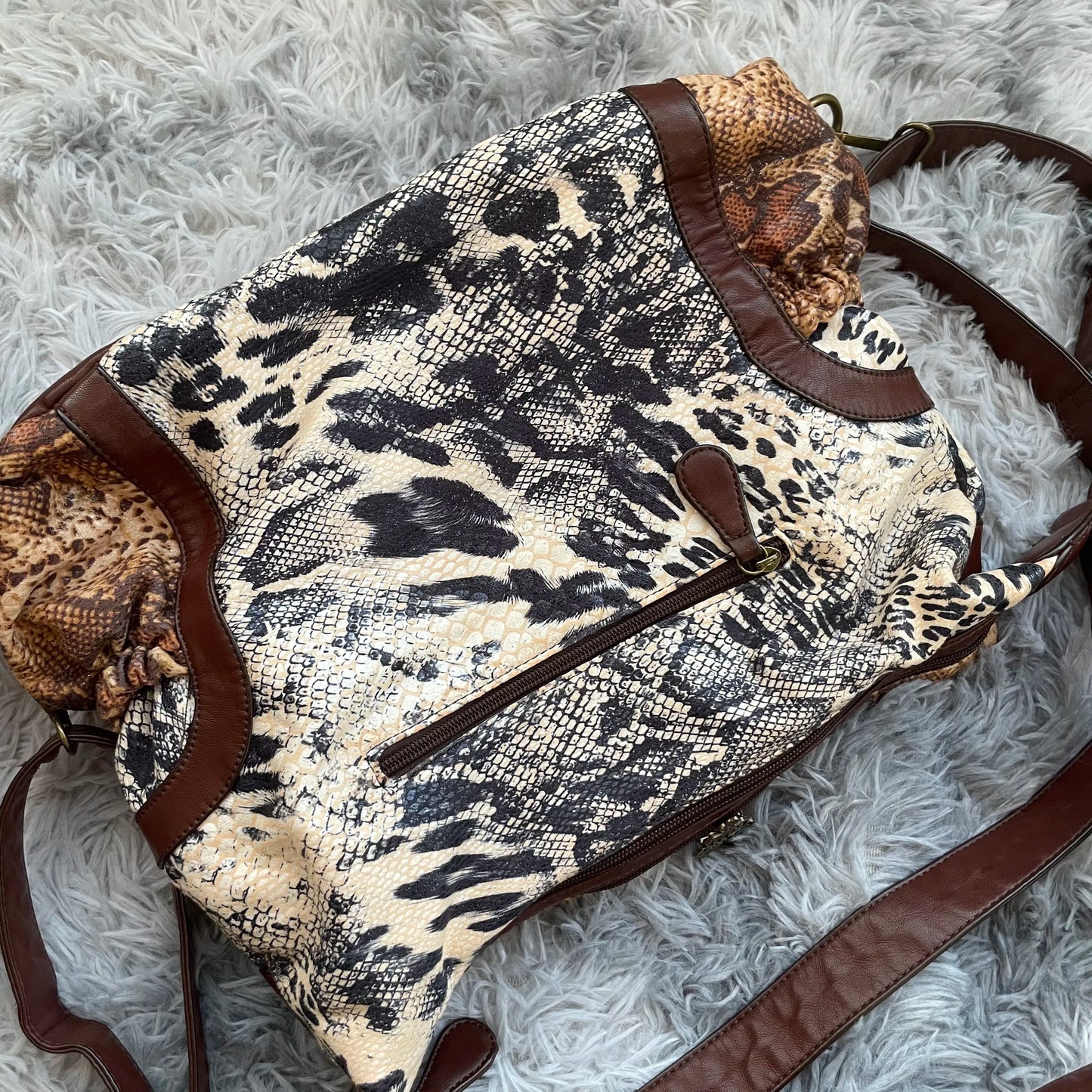 Original Design Retro Rivet Leopard Print Punk Backpack Commuter Large Capacity Tote Crossbody Bags for Women Hot Selling