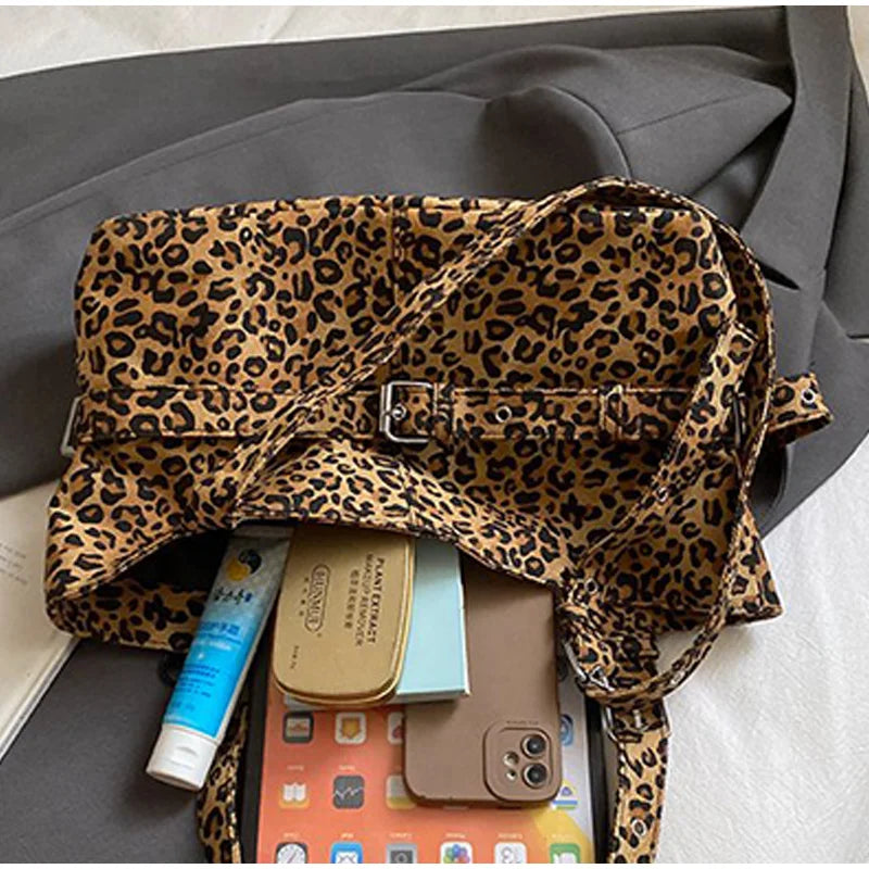 Fashion Versatile Leopard Print Tote Bag Women Large-capacity Canvas Shoulder Bag Work Commuting Relaxing Handbag With Pendant