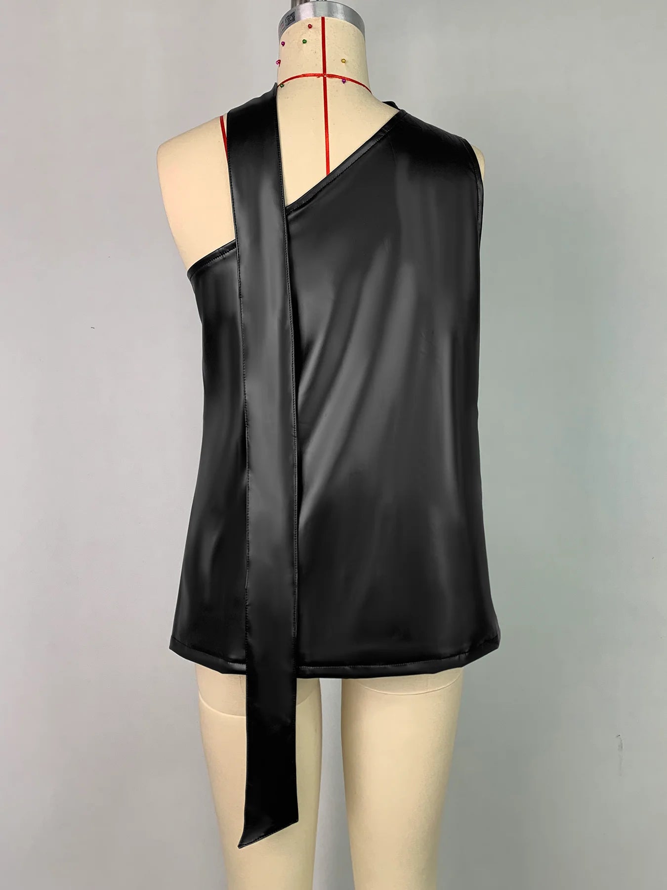 Gymystars 2025 New Summer Sleeveless Asymmetric Black Vest Tops Original Creation Solid Color High Neck Top For Women