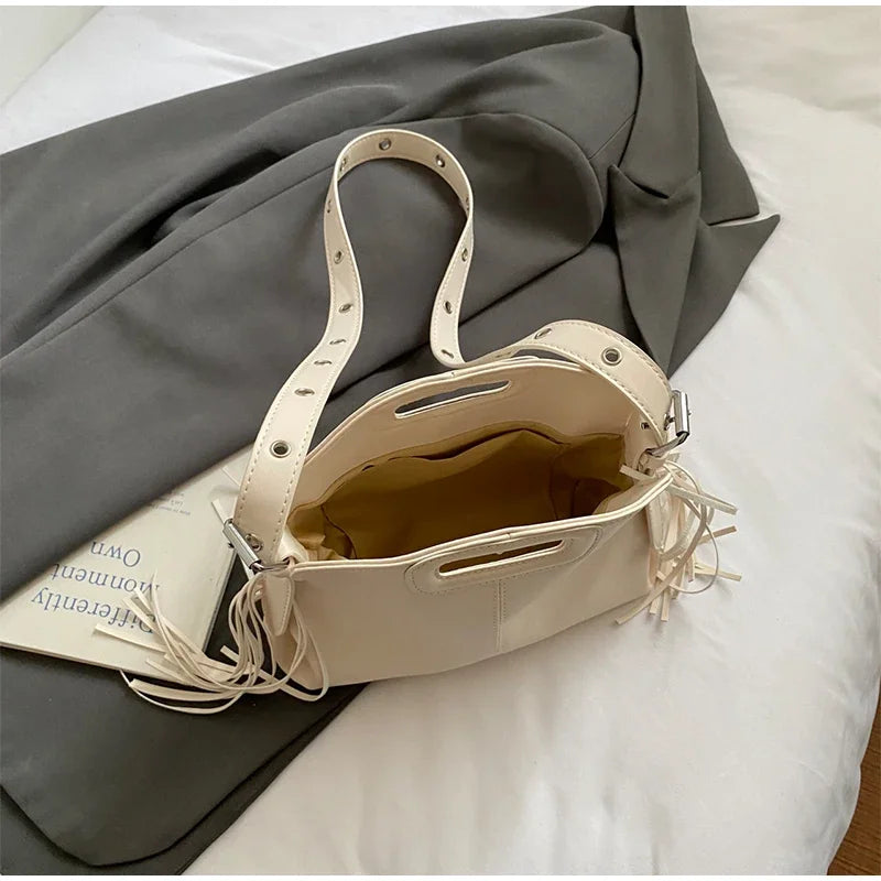 Luxury Tassel Lady Clutch With Adjust Shoulder Strap Large Capacity Shoulder Crossbody Bag Korean Fashion Versatile Dumpling Bag