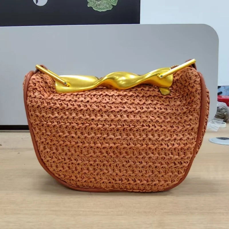 Women's Woven Bag Fashion Luxurious Simple Metal Evening Clutch Casual Versatile Vintage High-end Design  Women's Shoulder Bag