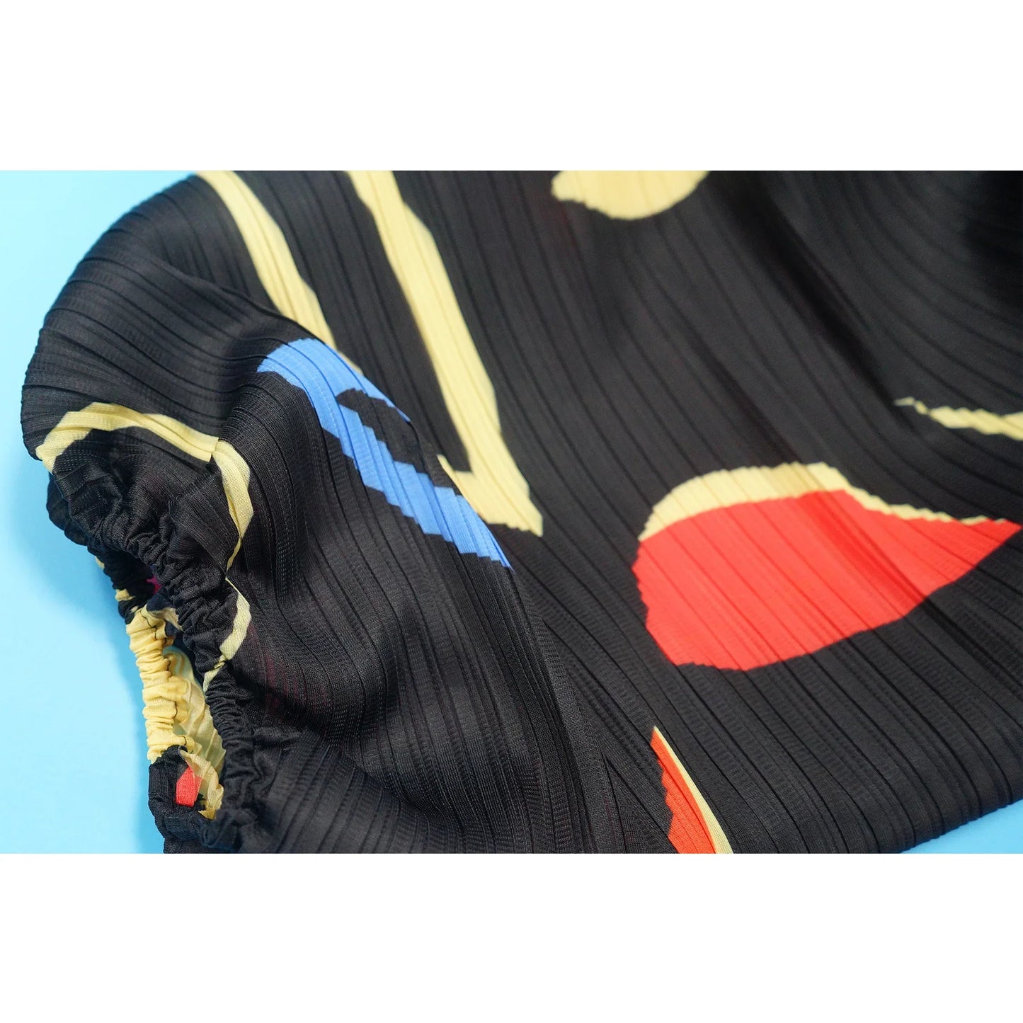 Lantern sleeve pleated dress