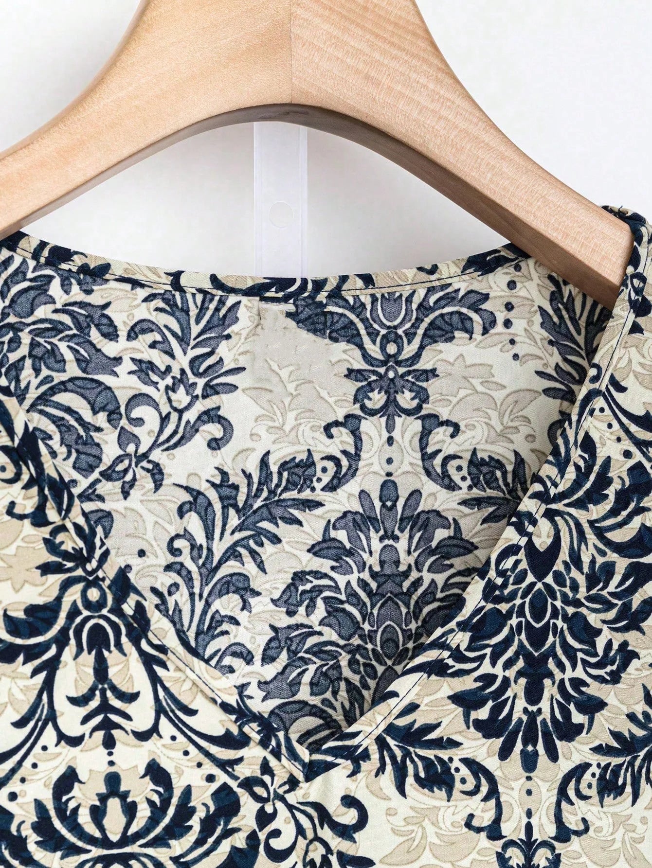 Casual 2 Piece Sets Women Outfit 2025 Summer Fashion Sleeveless Floral Print V-neck Shirts Tops And Pant Sets Elegant Suit