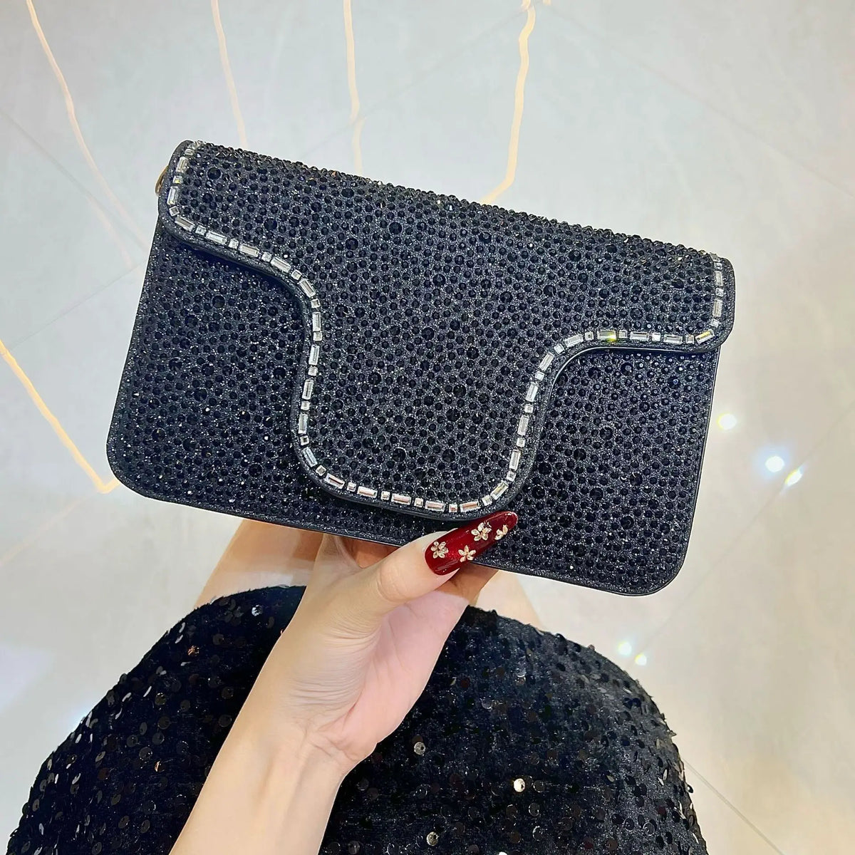 Elegant Diamond Studded Evening Clutch Bag for Women