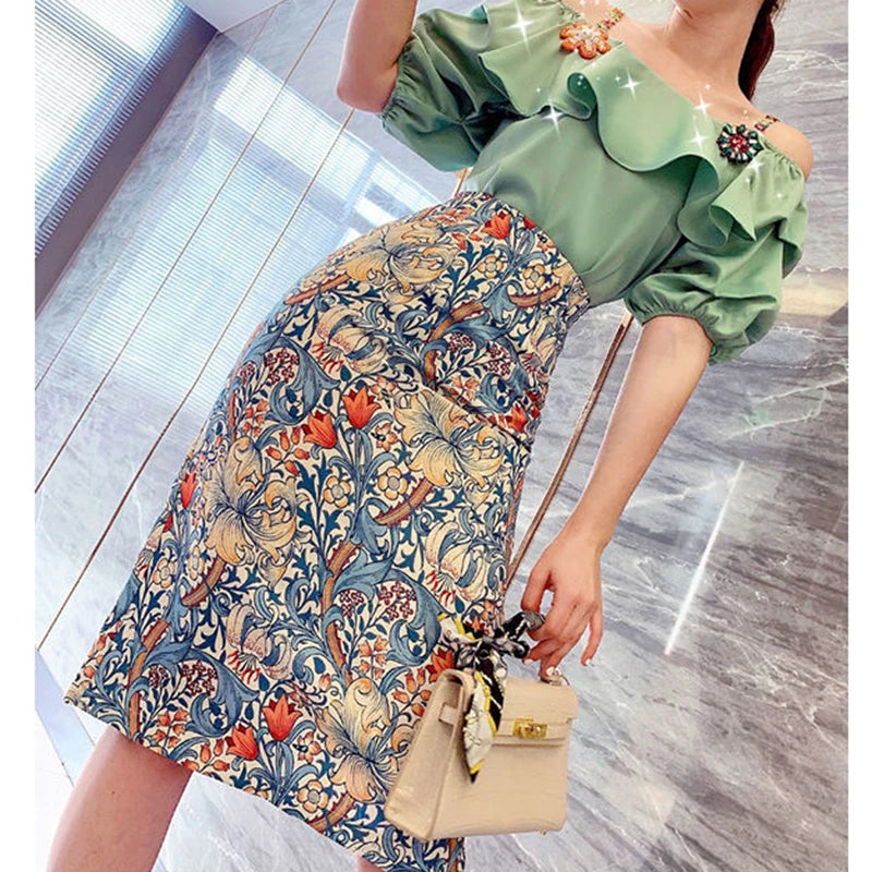 French fashion ethnic print skirt suit women's spring and summer new temperament off-the-shoulder flounce skirt two-piece suit.