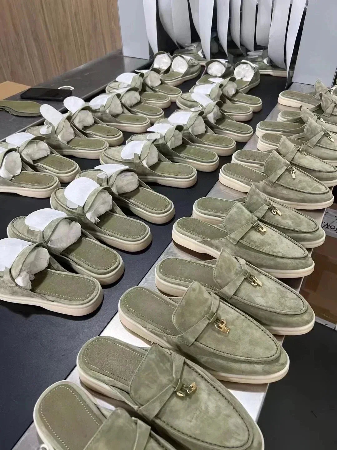 2024 Flat Slippers High Quality New Women KidSuede Mules Shoes Round Toe Casual ComfortSlides Woman Thick Sole Slippers Woman