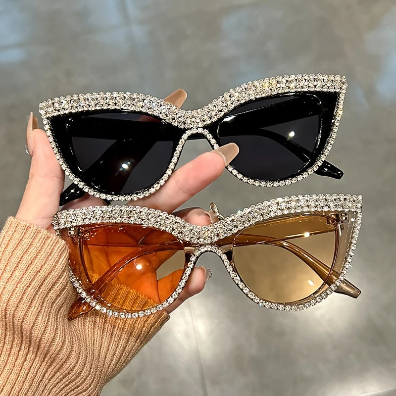Luxury Cat Eye fashion fashion glasses for men and women glittering green stone club party favorite decorative glasses