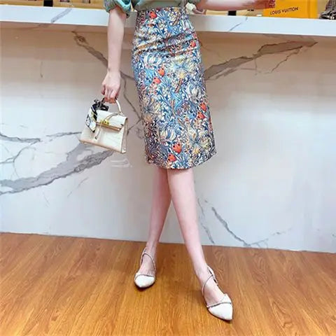 French fashion ethnic print skirt suit women's spring and summer new temperament off-the-shoulder flounce skirt two-piece suit.