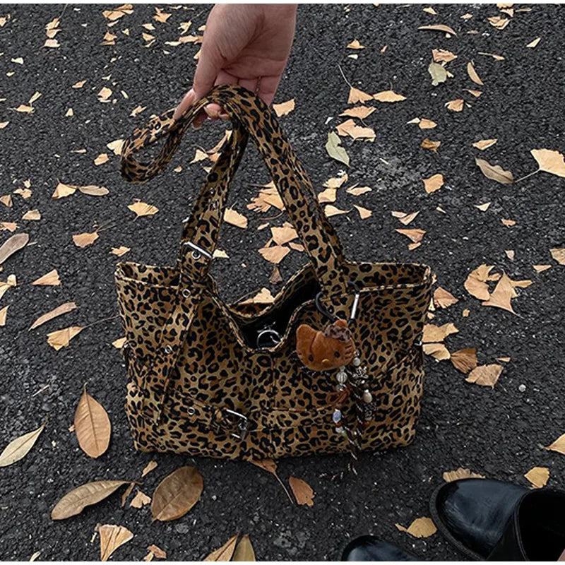 Fashion Versatile Leopard Print Tote Bag Women Large-capacity Canvas Shoulder Bag Work Commuting Relaxing Handbag With Pendant