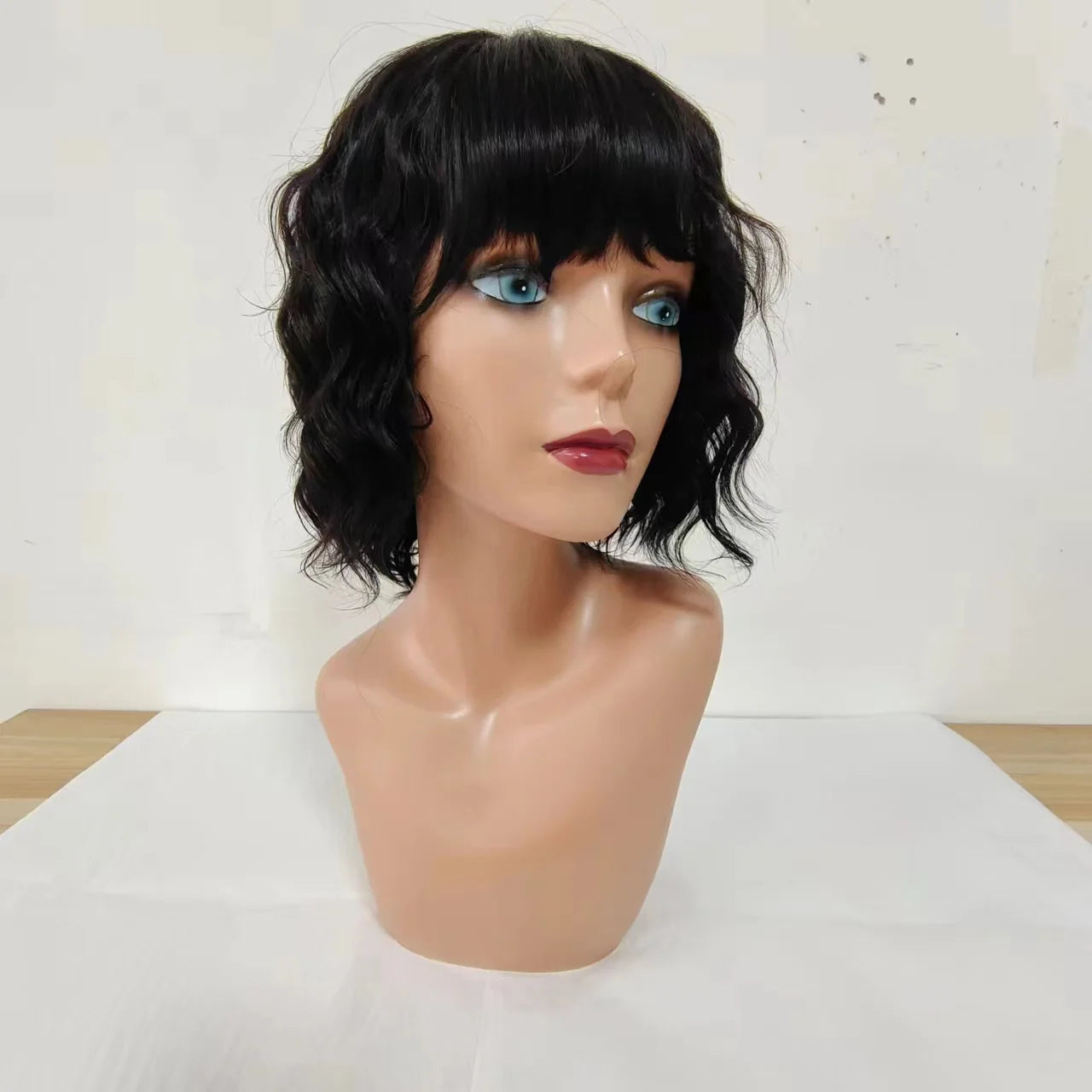Short Bob Wig Body Wave Human Hair Wig With Bangs Full Machine Made Glueless For Black Women Loose Body Wave Human Hair Wig