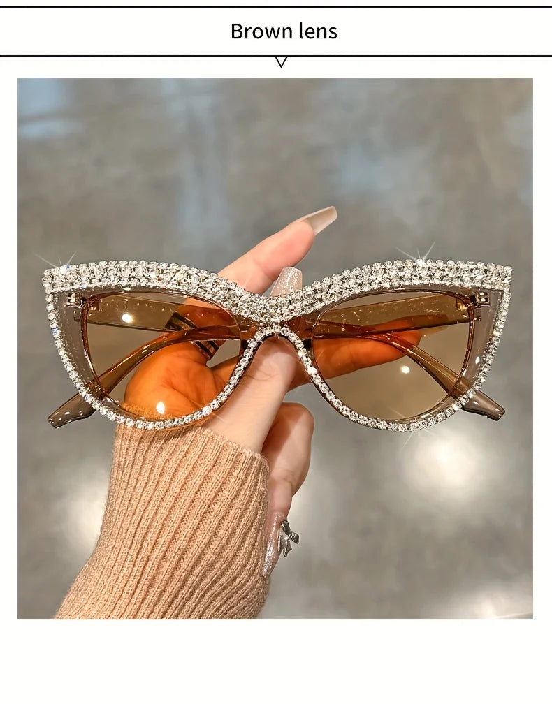 Luxury Cat Eye fashion fashion glasses for men and women glittering green stone club party favorite decorative glasses