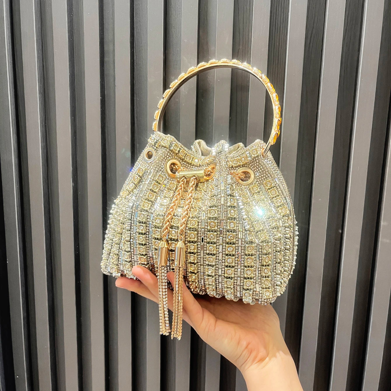 Luxury Designer Evening Bags for Women Bucket Clutch Shoulder Bag with Crystal Rhinestone for Banquets