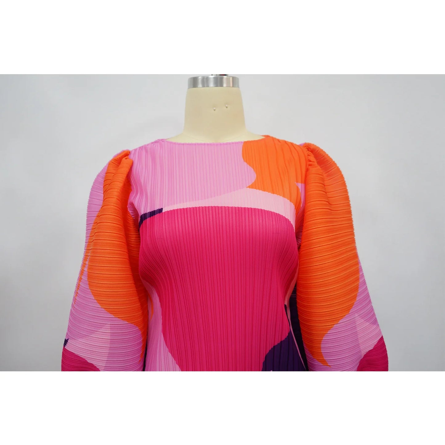Lantern sleeve pleated dress