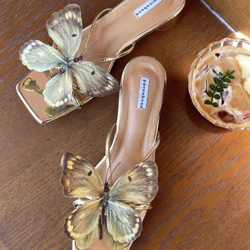1 Pair Of Simulated Butterfly Decoration Fashion Cute Design Sweet Fresh Literary Ladies Flower Hole Shoes Sandals Accessories