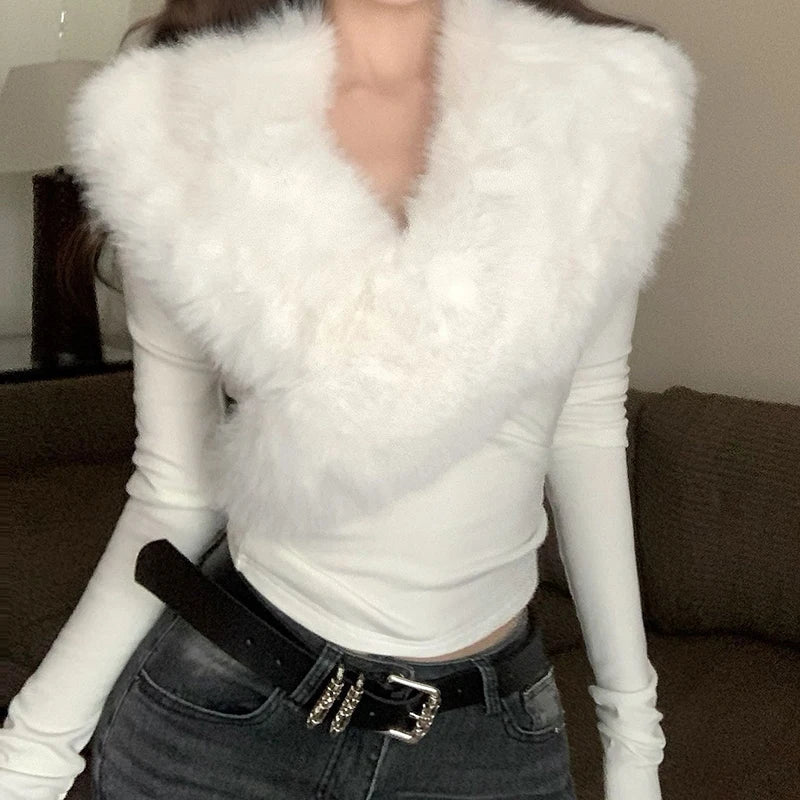 American Spice Girl Cross Fur Collar Long Sleeve T-shirt Women's winter high-grade sense waist slim fit with slim bottoming top.