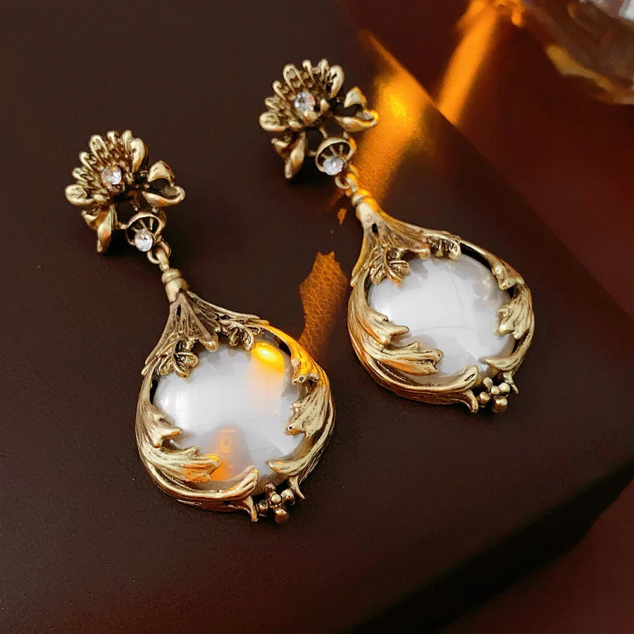 Pearl Flower Necklace And Earring Set