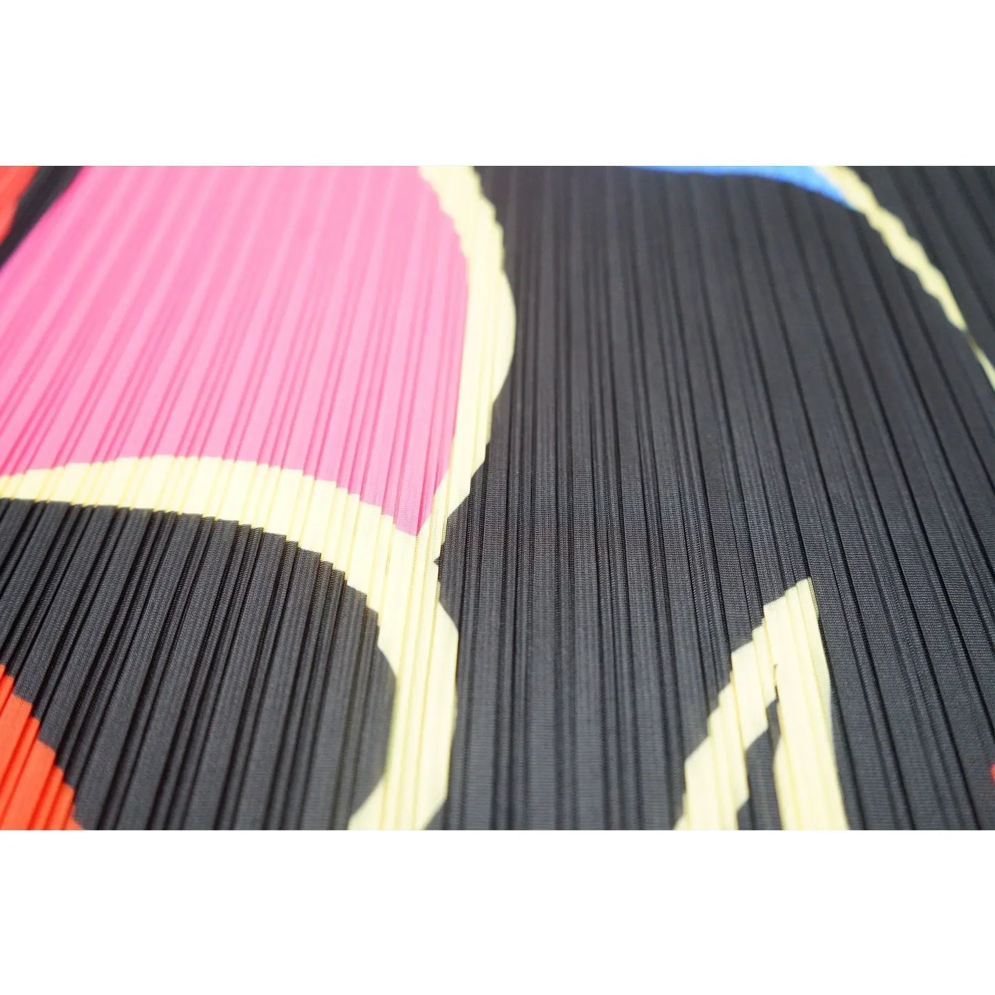 Lantern sleeve pleated dress