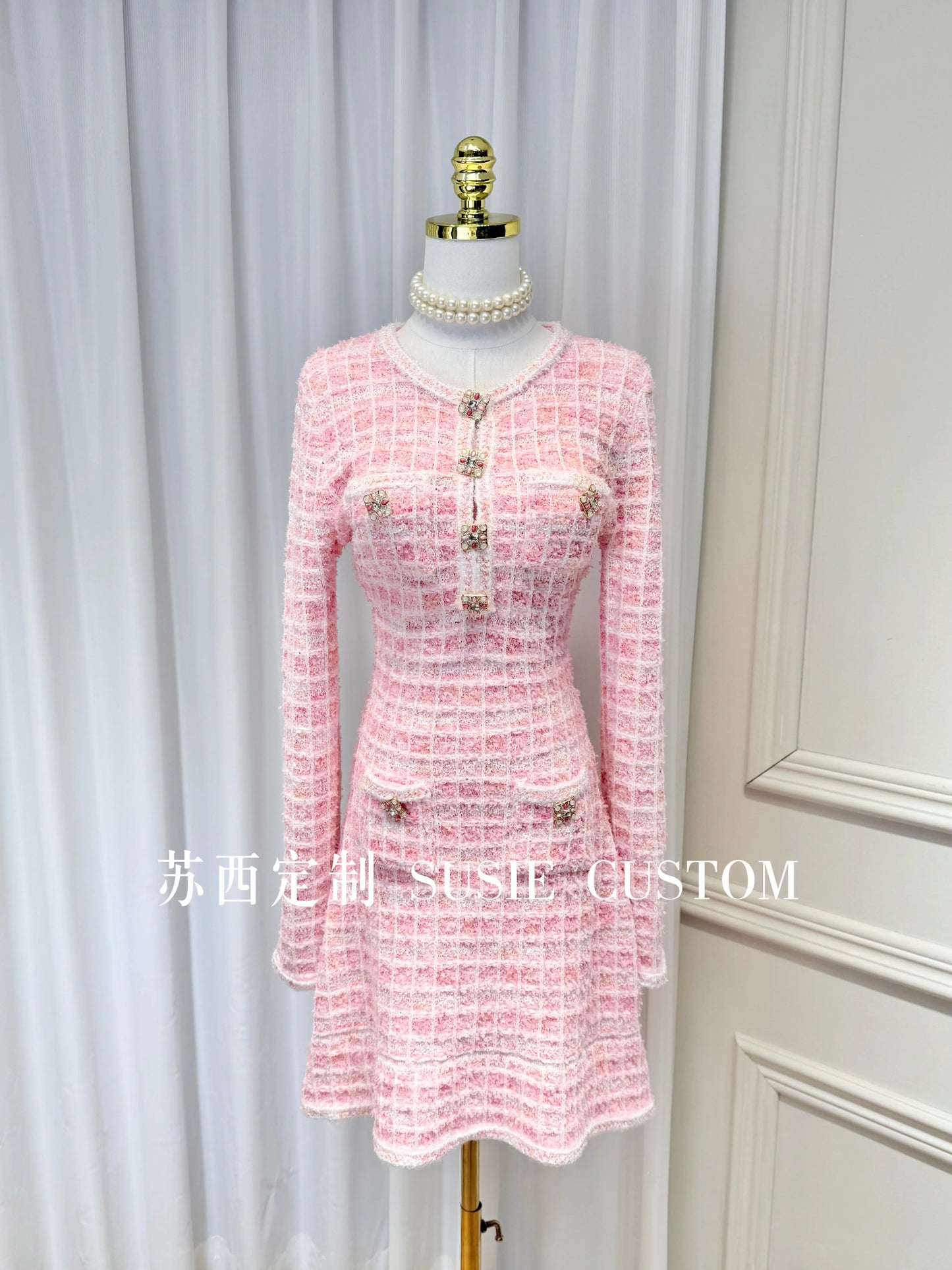 High-end French Heavy Color Diamond Button Plaid Knitted Round Neck Long Sleeve Dress Fashion Round Neck Elegant Sweater Dress