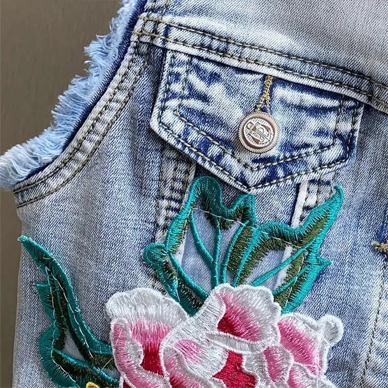 2025 Denim Vest Women's Coat New Heavy Industry Three-dimensional Embroidery Flower Shoulder Slim Fitting Vest