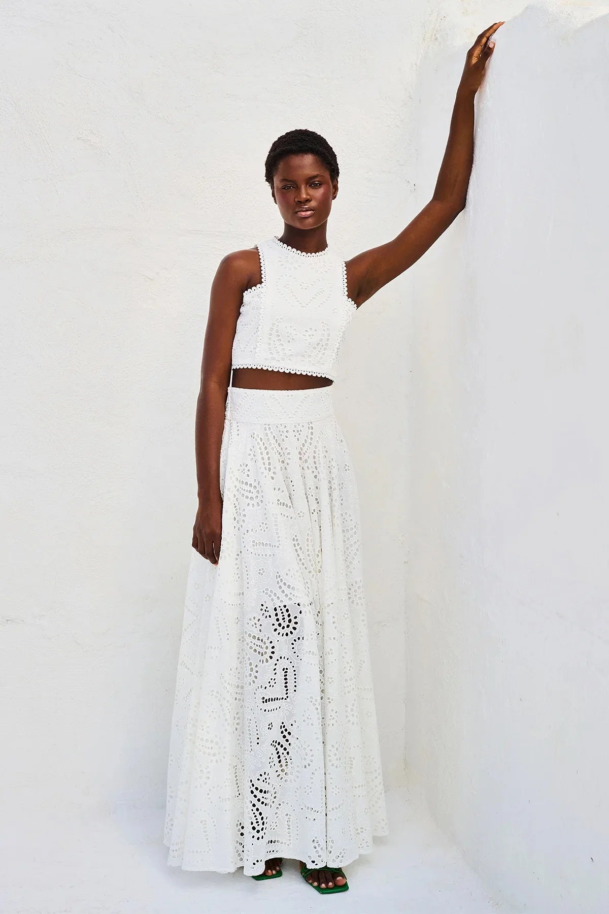 Women Hollow Out Sleeveless Embroidery Two-Piece Set 2025 O-Neck Blouse + Lace Pockets Skirt beach New Two Piece Set