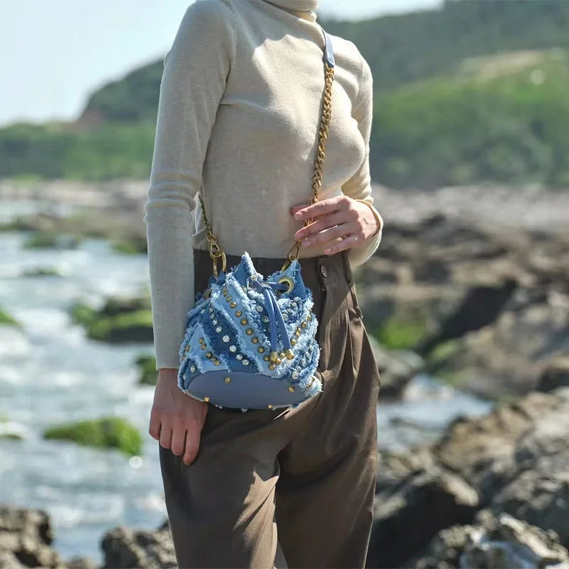 New Brand Fashion Handbag Retro Rivet Design Bucket Bag Versatile Commute Diamond Drawstring Lady Chain Shoulder Underarm Bag