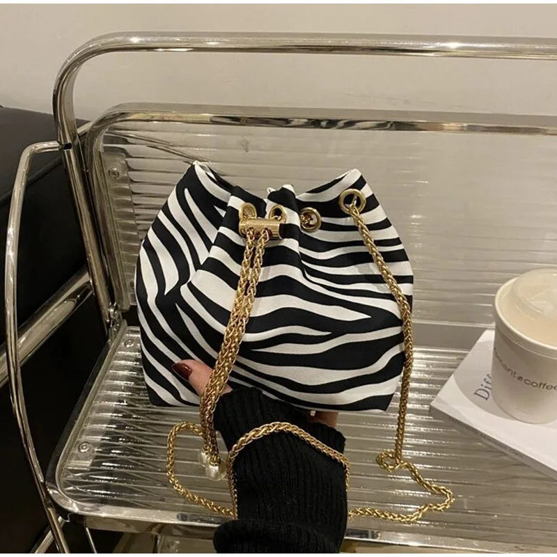 New Leopard Print Bag Fashion Cow Pattern Drawstring Bucket Bag Texture Brand Design Crossbody Bag Lady Versatile Storage Bag