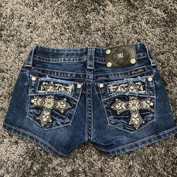 Y2K Individual Gothic Art Pattern Embroidery Decoration Low-waist Mini Denim Shorts Women's Sexy Slim and Versatile Short Skirt