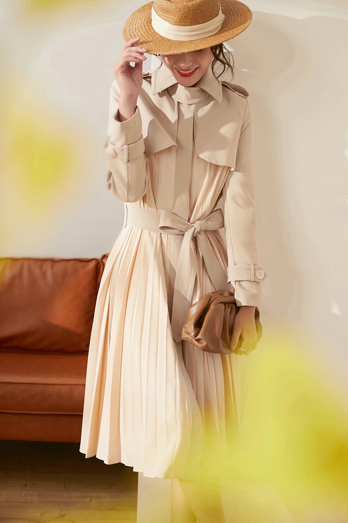 Ladies New 2023 Spring High-End Commuter Blue Trench Coat for Women Fashion Stitching Pleated Hem Loose Elegant Long Trench