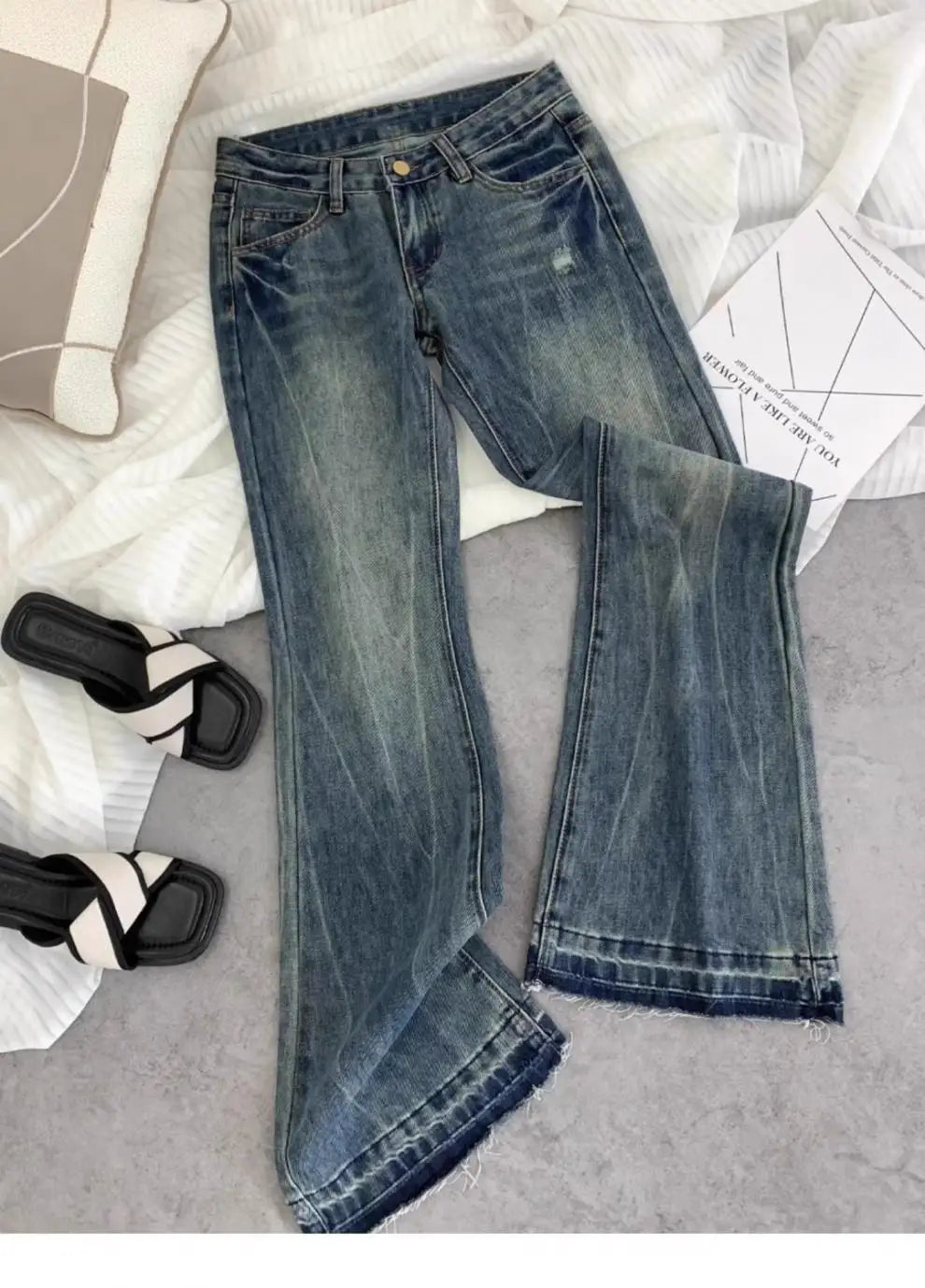 American retro low-waisted jeans female autumn new embroidery old casual fashion temperament slim Joker bell bottoms.