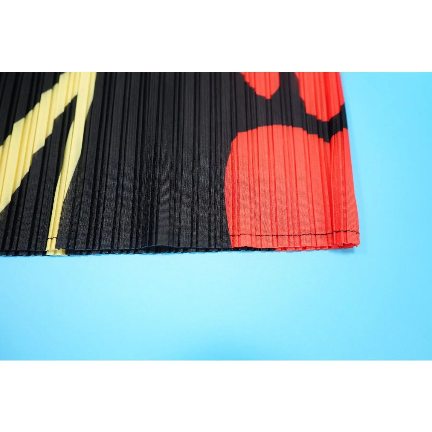 Lantern sleeve pleated dress
