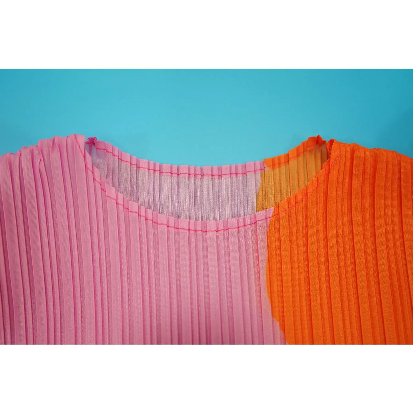 Lantern sleeve pleated dress