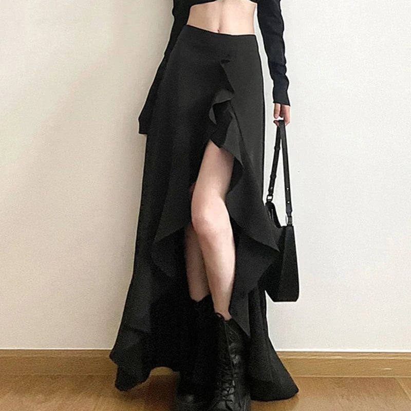 French fashion irregular temperament long skirt female summer new irregular split high waist Joker thin black casual big skirt.