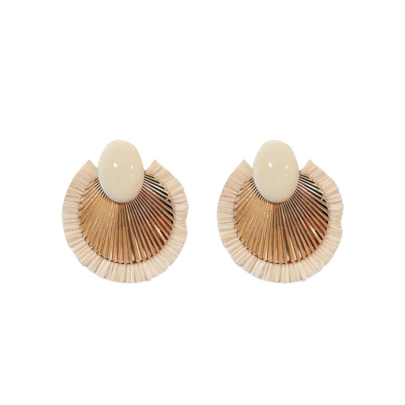 Vintage Metal Style Shell Earring Exaggerated Trendy Round Jewellery Women's Fashion Earrings Classic Charm Jewelry