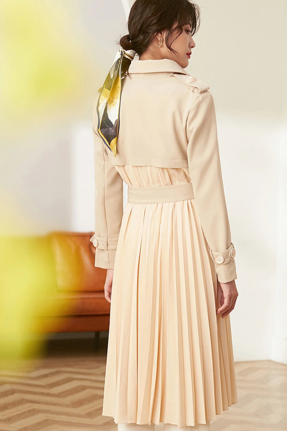 Ladies New 2023 Spring High-End Commuter Blue Trench Coat for Women Fashion Stitching Pleated Hem Loose Elegant Long Trench