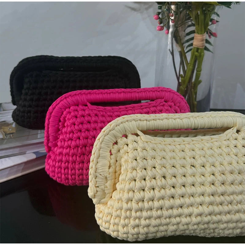 Fashion High-end Clutch Bag Hand-crocheted Clip Bag Simple Versatile Chain Cloud Bag New Leisure Travel Women's Underarm Bag